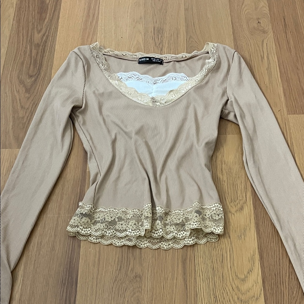 SHEIN Beige Lace-Trim Ribbed Long Sleeve Top with Scalloped Hem